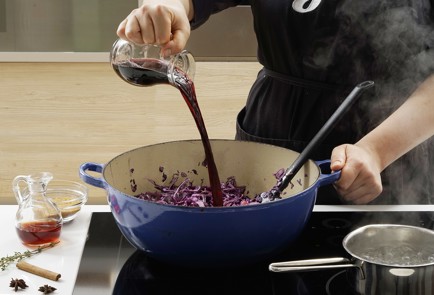 Фото шага рецепта Красная капуста тушенная с яблоком 152995 шаг 7  