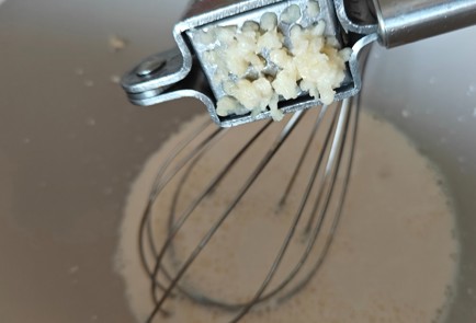 Фото шага рецепта Красная рыба с брокколи в сливочном соусе 191183 шаг 8  