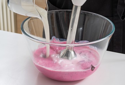 Фото шага рецепта Красные блины 175465 шаг 4  