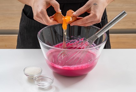 Фото шага рецепта Красные блины 175465 шаг 5  