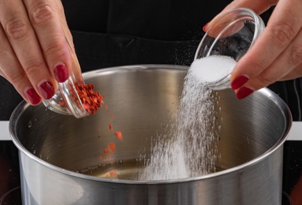 Фото шага рецепта Красный лук на зиму в уксусном маринаде 174638 шаг 5  