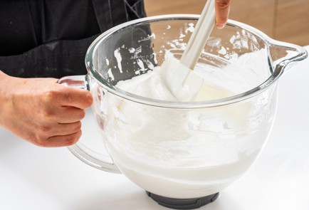 Фото шага рецепта Крем шантильи с персиками 17605 шаг 7  