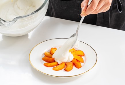 Фото шага рецепта Крем шантильи с персиками 17605 шаг 9  