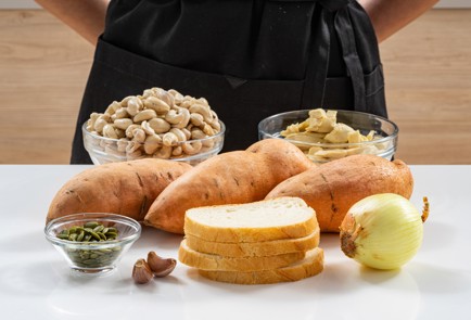 Фото шага рецепта Кремсуп из батата с сейтаном 176033 шаг 1  