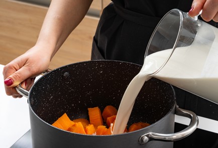 Фото шага рецепта Кремсуп из батата с сейтаном 176033 шаг 7  