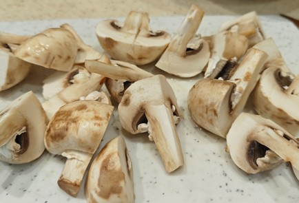 Фото шага рецепта Кремсуп из шампиньонов 190756 шаг 2