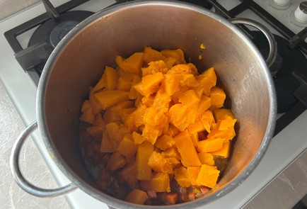 Фото шага рецепта Кремсуп из тыквы запеченной 190540 шаг 7  