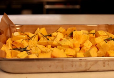 Фото шага рецепта Крем суп из запеченной тыквы 190568 шаг 2  