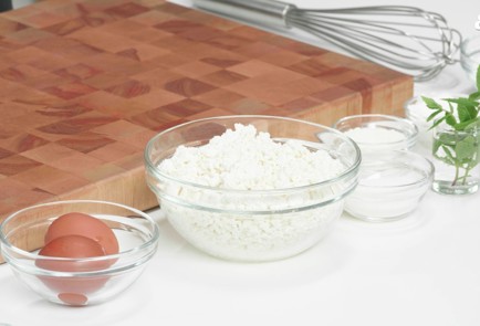 Фото шага рецепта Кремлевские сырники 189540 шаг 1  