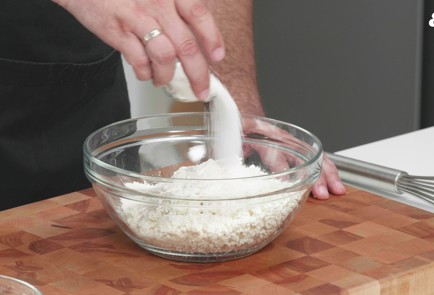 Фото шага рецепта Кремлевские сырники 189540 шаг 3  