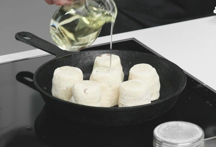 Фото шага рецепта Кремлевские сырники 189540 шаг 8  