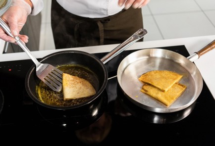 Фото шага рецепта Крепсюзетт с мороженым 138574 шаг 11  