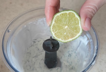 Фото шага рецепта Креветки гриль с чесночным соусом 191208 шаг 9