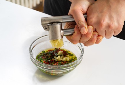 Фото шага рецепта Креветки на мангале 174099 шаг 6  