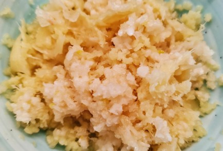 Фото шага рецепта Креветки обжаренные в имбирногорчичном соусе 152749 шаг 2