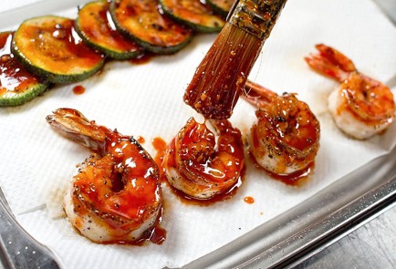 Фото шага рецепта Креветки с цукини в сладком соусе чили 30407 шаг 2  