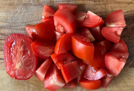 Фото шага рецепта Креветки с овощами в духовке под острым соусом 174618 шаг 3  