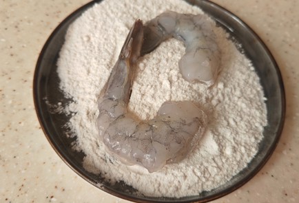 Фото шага рецепта Креветки в луковом соусе 191459 шаг 11  