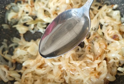 Фото шага рецепта Креветки в луковом соусе 191459 шаг 9  