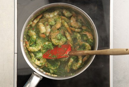 Фото шага рецепта Креветки в соусе песто 52575 шаг 3  