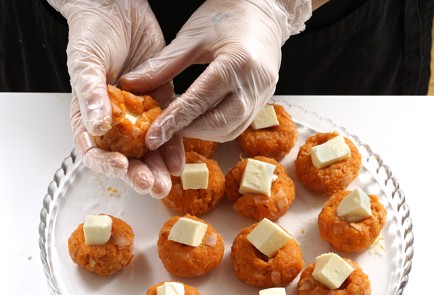 Фото шага рецепта Крокеты из батата 152825 шаг 6  