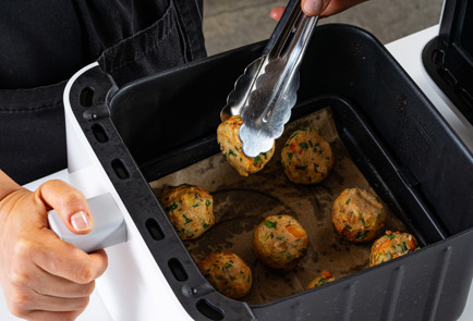 Фото шага рецепта Крокеты из форели в аэрогриле 191160 шаг 10  