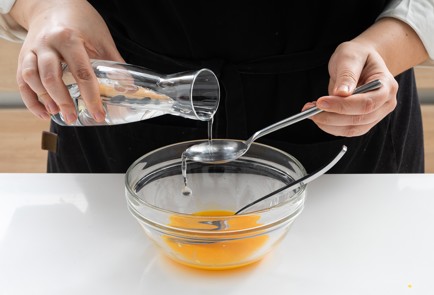 Фото шага рецепта Крокеты с плавленным сыром 151702 шаг 4  