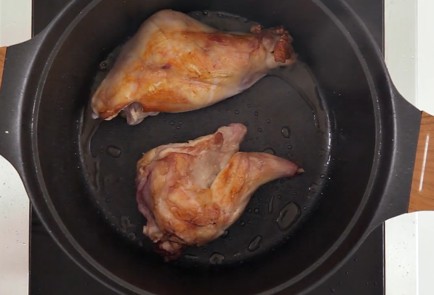 Фото шага рецепта Кролик с черносливом 80725 шаг 3  