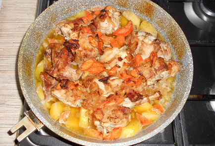 Фото шага рецепта Кролик с картошкой в духовке 152169 шаг 13  