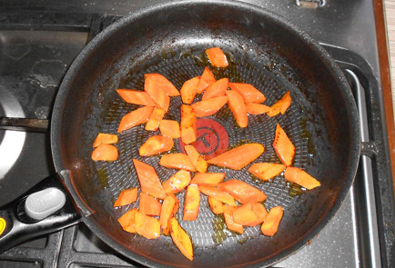 Фото шага рецепта Кролик с картошкой в духовке 152169 шаг 7  