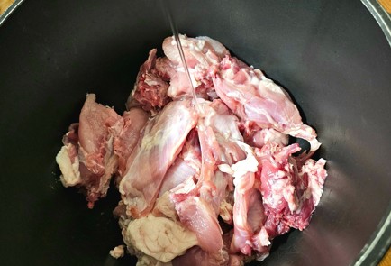 Фото шага рецепта Кролик тушеный 189175 шаг 1  