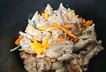 Фото шага рецепта Кролик тушеный 189175 шаг 6  