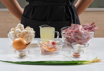 Фото шага рецепта Кролик в мультиварке 175240 шаг 1  