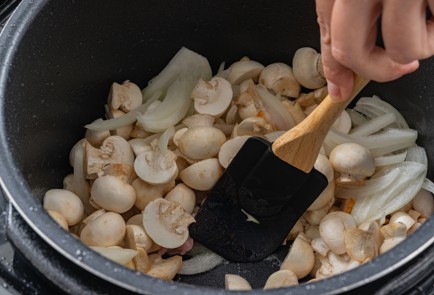 Фото шага рецепта Кролик в мультиварке 175240 шаг 5  