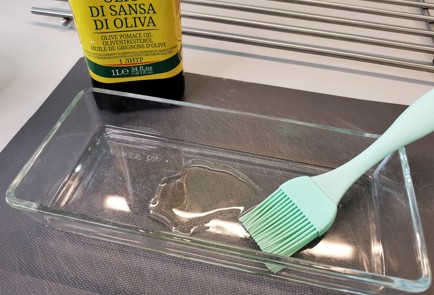 Фото шага рецепта Кролик в сметане с ароматными травами 151110 шаг 2  