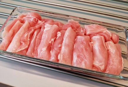 Фото шага рецепта Кролик в сметане с ароматными травами 151110 шаг 4  