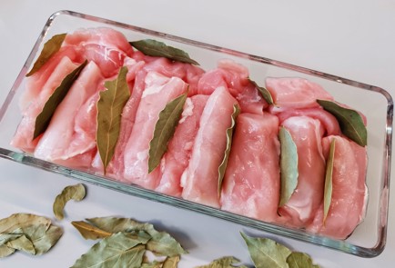 Фото шага рецепта Кролик в сметане с ароматными травами 151110 шаг 5  