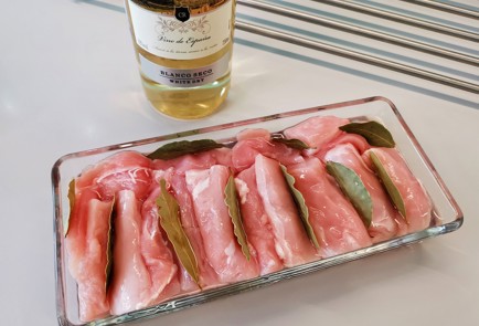 Фото шага рецепта Кролик в сметане с ароматными травами 151110 шаг 6  