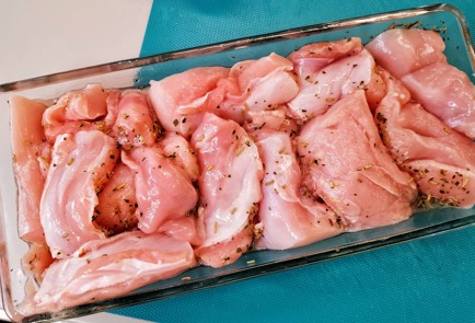 Фото шага рецепта Кролик в сметане с ароматными травами 151110 шаг 9  