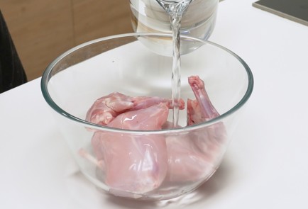 Фото шага рецепта Кролик в сметане 139936 шаг 1