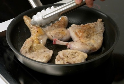 Фото шага рецепта Кролик в сметане 139936 шаг 3