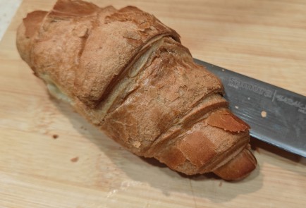 Фото шага рецепта Круассан с красной рыбой 191217 шаг 8