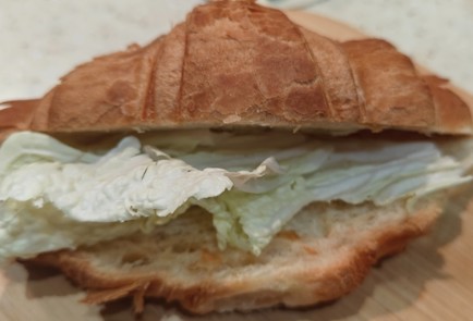 Фото шага рецепта Круассан с красной рыбой 191217 шаг 9