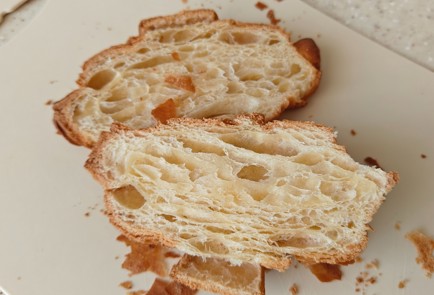 Фото шага рецепта Круассан с тунцом и огурцом 191524 шаг 6  