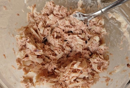 Фото шага рецепта Круассан с тунцом 191218 шаг 6