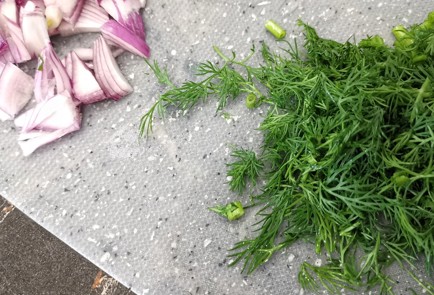 Фото шага рецепта Кубанский овощной салат с чесноком 152329 шаг 1  