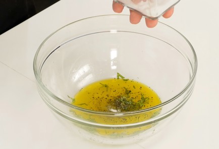 Фото шага рецепта Кубинский салат с курицей и авокадо 124925 шаг 3  