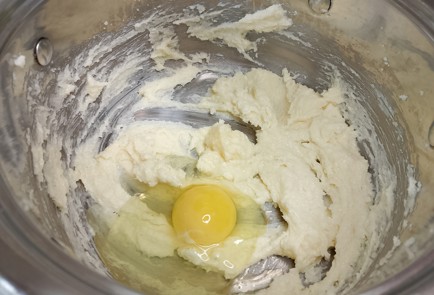 Фото шага рецепта Кукис с mms 191606 шаг 3  