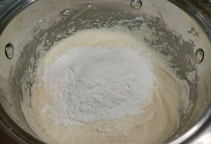 Фото шага рецепта Кукис с mms 191606 шаг 4  