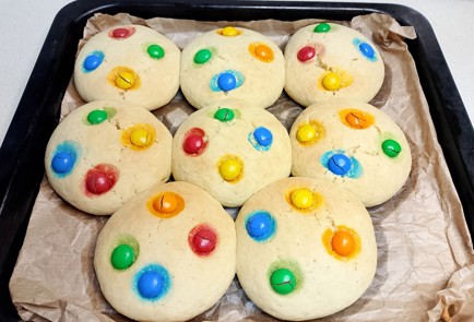 Фото шага рецепта Кукис с mms 191606 шаг 9  